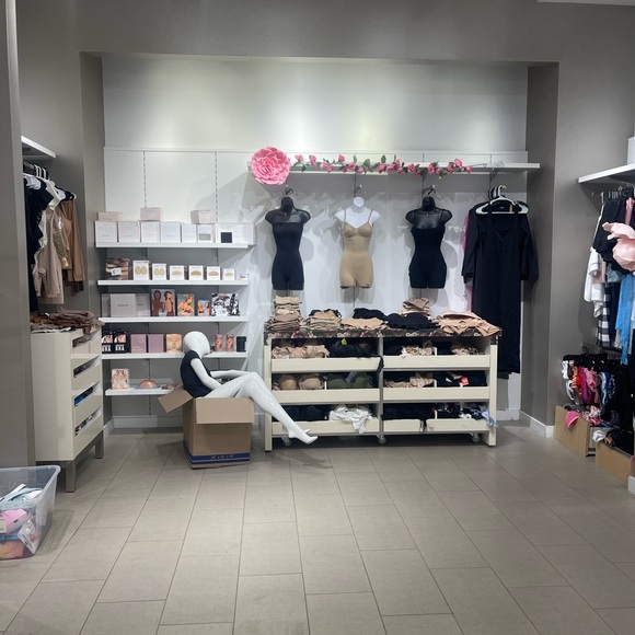 LIVE SHOW NOTIFICATION - like to be notified when we go live. - Picture 7 of 14